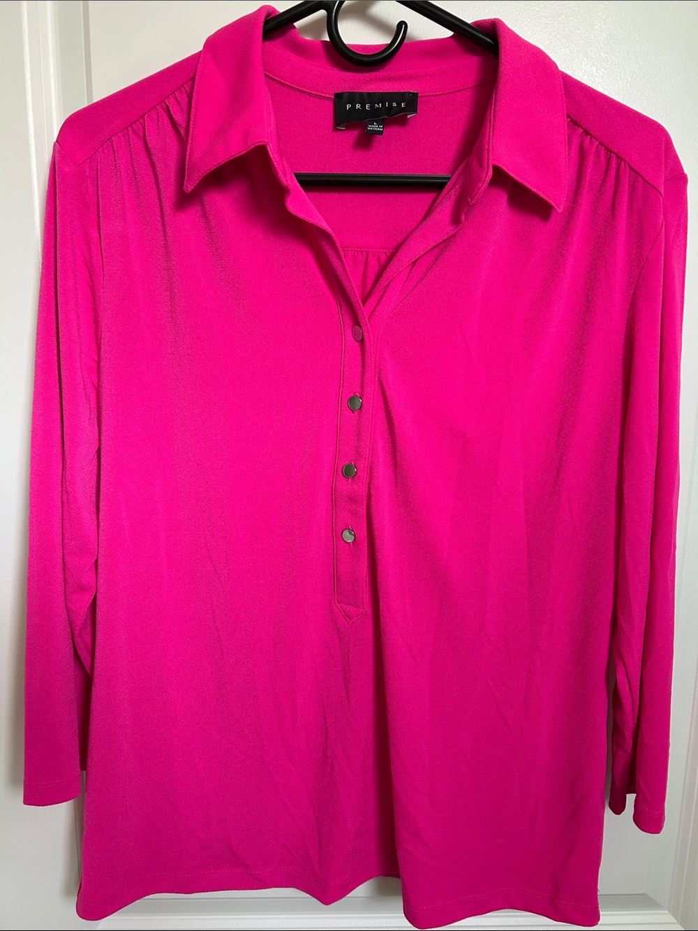 Premise Women's Bright Hot Pink Button-Front Collared Shirt